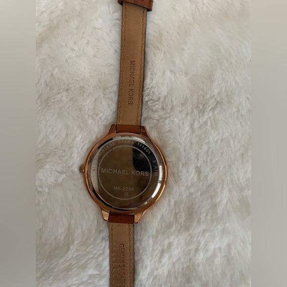 Michael Kors brown/rose gold studded watch with box - Picture 4 of 5